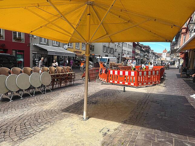 Normalerweise stehen vor der Mona Lisa in Waldshut rund 25 Tische, jetzt können aufgrund der Bauarbeiten nur neun aufgebaut werden.