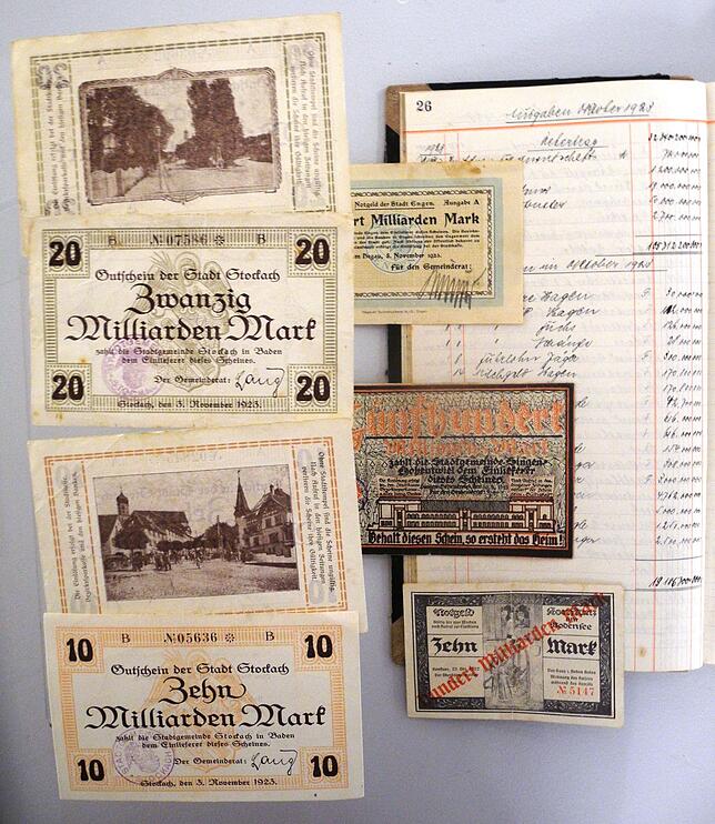 Inflationsgeld aus der Region und das Rechnungsbuch einer Stockacher Familie zeigen den rapiden Preisanstieg im Jahr 1923