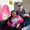 Seit wenigen Tagen endlich zu dritt zuhause: Peter Kuitert und seine Partnerin Analyn wurden im August die Eltern der kleinen Mireille ...