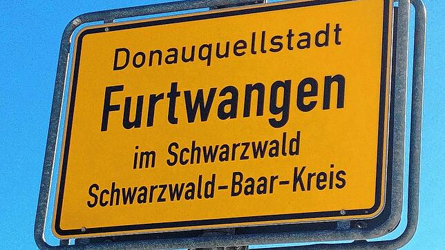 Seit Februar sind in Furtwangen die Ortsschilder mit dem Donauquellstadt-Schriftzug versehen.