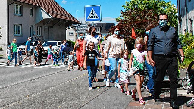 Nachdem vier Kinder in den vergangenen fünf Jahren Verkehrsunfälle auf dem Schulweg hatten, machen sich einige Familien stark für mehr ...