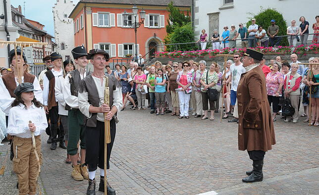 Nachgespielte Stadtszenen aus dem Mittelalter, dargeboten von der Laien-Theatergruppe kreuz & quer, tragen zum Bekanntheitsgrad der ...