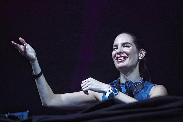 Bild 12: Southside 2023: Lilly Palmer legt im Zelt auf