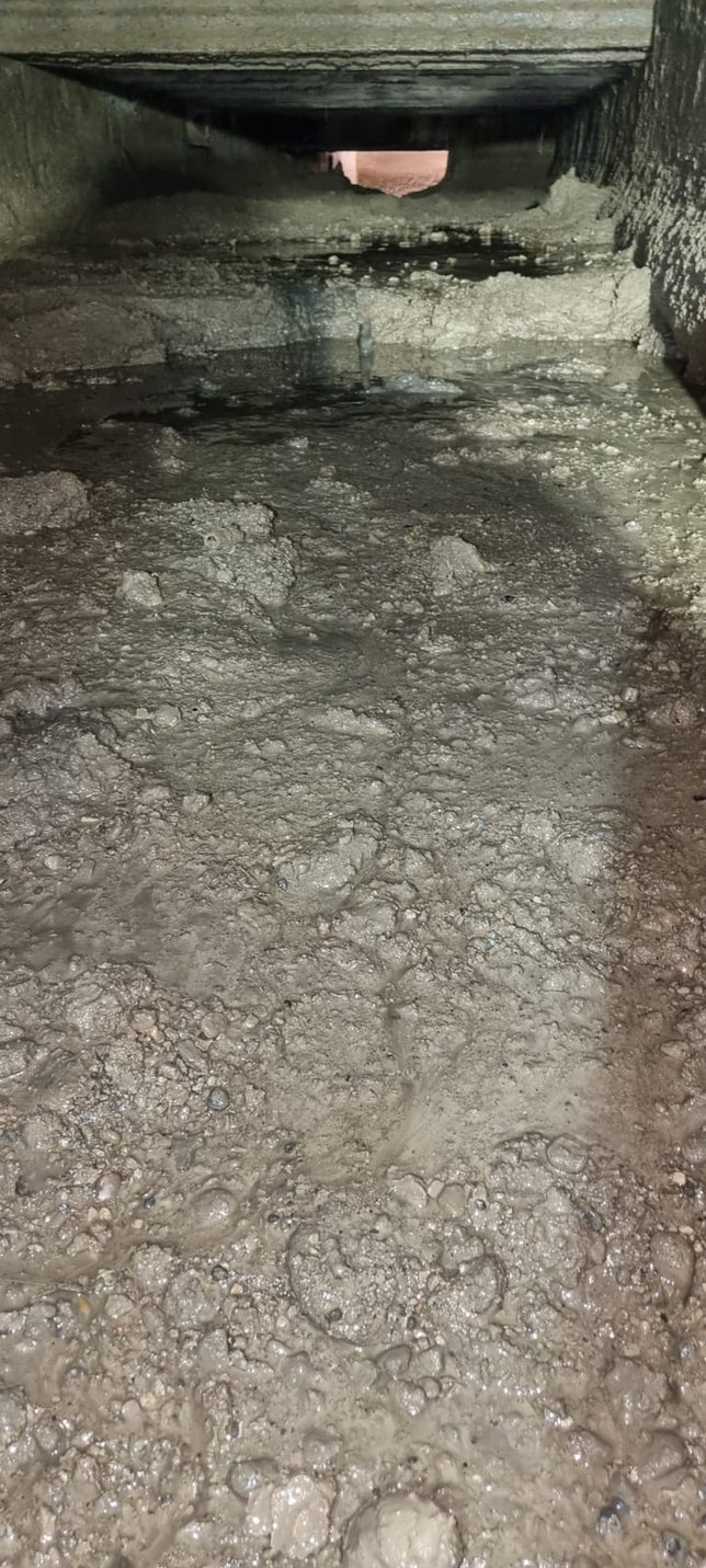 Die Kalkablagerungen innerhalb des Talbach-Kanals waren zum Teil gravierend. Um einen weiteren Durchfluss des Bachs zu ermöglichen, ...