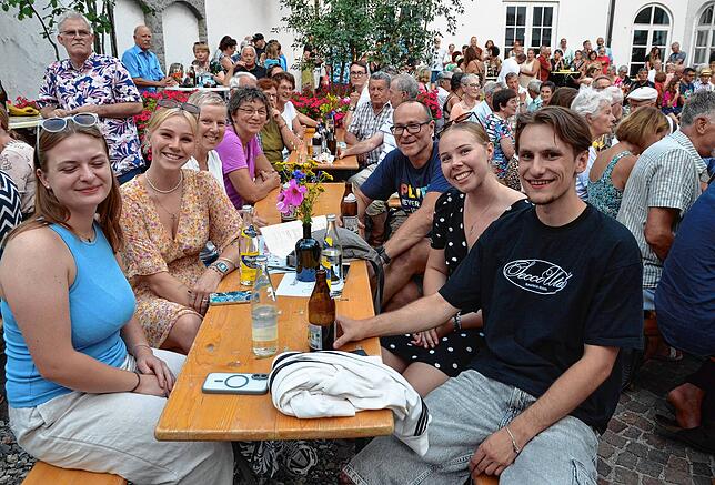 Bild 17: Five Senses sorgen für Unterhaltung auf dem Markdorfer Schlossplatz – hier gibt's die Bilder!