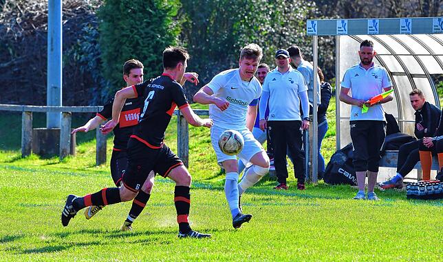 Bild 7: SG FC Wehr/Brennet gelingt wichtiges 1:0 gegen den FC RW Weilheim &ndash; und wir haben Bilder!