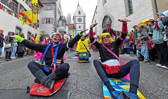 Bild 18: Tolle Stimmung beim Sonntagsumzug der Überlinger Narrenzunft &ndash; Teil 2