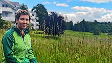 Yvonne Fickert leidet an Long Covid. Arbeiten kann sie heute kaum mehr. Kraft tankt sie auf Spaziergängen in der Natur. Bild: Cornelia ...