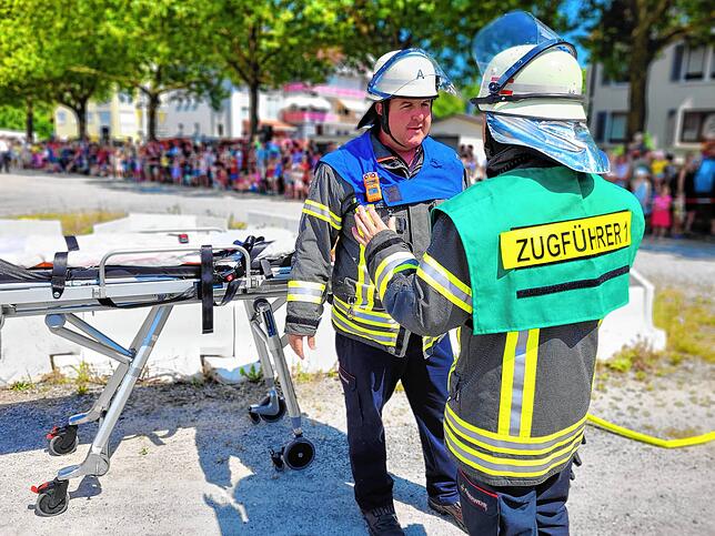 Bild 24: Alle Bilder von der Schauübung mit vielen Besuchern (Teil 1)