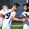 Kantersieg: Shaban Limani (links) steuerte drei Tore zum 7:0-Erfolg des FC Erzingen beim FV Lörrach-Brombach II bei und freut sich hier ...
