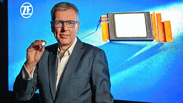 &bdquo;Chips sind die neuen Zahnräder&ldquo;, sagt ZF-Chef Holger Klein. Der Konzern plant den Bau einer großen Fabrik im Saarland mit ...