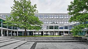 Im Gebäude des Deutenberg-Gymnasiums in VS-Schwenningen ist auch das Abendgymnasium angesiedelt. Die Stadt regt an, dieses Angebot nun ...