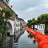 Die Uferpromenade in Gottlieben steht unter Wasser.