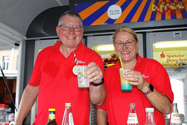 Stadtjugendpfleger Frank Dei und seine Frau Carola kommen ordentlich ins Schwitzen, denn ihre alkoholfreien Cocktails erfreuen sich ...