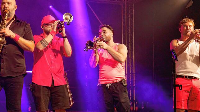 Bild 18: Volles Zelt und super Stimmung auf der Chilbi 2025 in Waldshut – Die besten Bilder