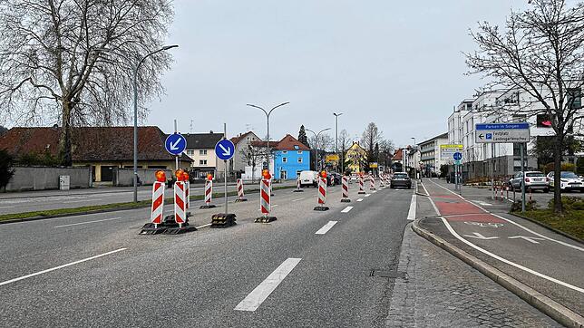 Die Hohenkrähenstraße wird seit Herbst 2023 saniert und kann nur einspurig befahren werden.