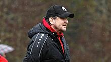Königsfelds Trainer Patrick Fossé rätselt auch, warum seine Elf auswärts stärker auftritt als zuhause.