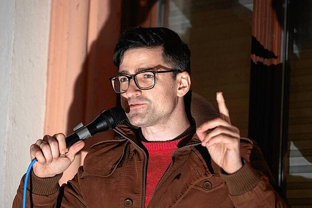 Martin Sellner, rechter Aktivist aus Österreich, bei einer Kundgebung der Identitären Bewegung.