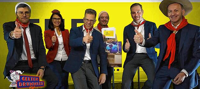 Daumen hoch für „The Käp“: Landrat Martin Kistler, Staatssekretärin Rita Schwarzelühr-Sutter, Moderator Andreas Maier, ...