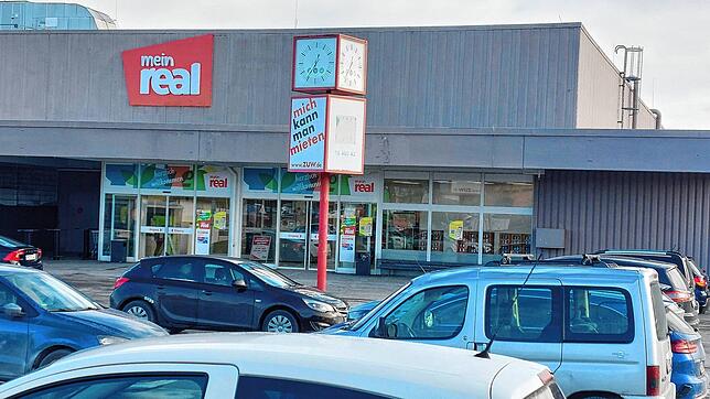 Kunden bedauern, dass der Real-Markt in Donaueschingen Ende März schließen wird. Vermissen werden viele den großen Parkplatz.