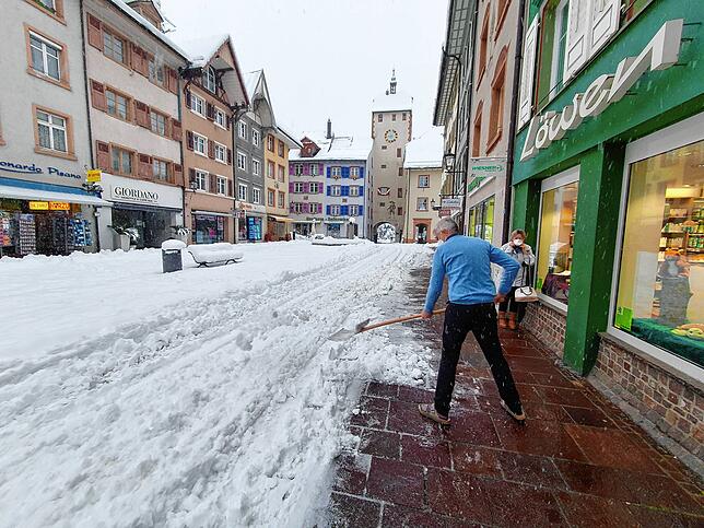 Bild 18: Es hört nicht auf zu schneien: Waldshut versinkt im Schnee