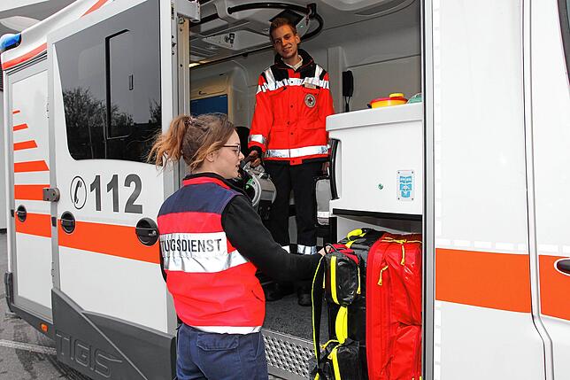 Rettungssanitäter der DRK-Leitstelle in Radolfzell. Das Foto entstand im Jahr 2016.