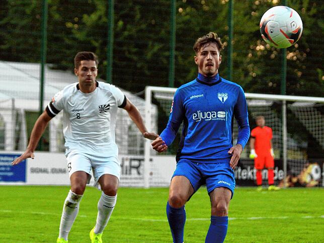 Rückkehr an die alte Wirkungsstätte: Flamur Berisha (rechts) spielte mit seinem neuen Klub Anfang September im Friedengrund bei den ...