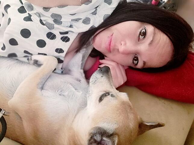 Manuela Löker und ihr Hund leiden immernoch unter dem Autounfall am 3. Juli 2020.
