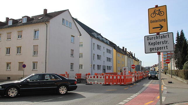Bereits seit Januar laufen die Arbeiten in der Keplerstraße. Voraussichtlich noch bis Ende des Jahres wird der Verkehr in Richtung ...