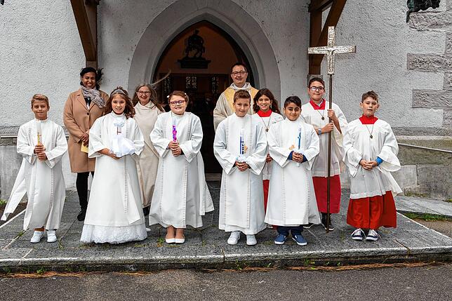 Kirchengemeinde Wollmatingen-Allensbach: Die Erstkommunionkinder Arthur Stremel (von links), Latisha Primerano, Laura Giese, Lukas Beck ...