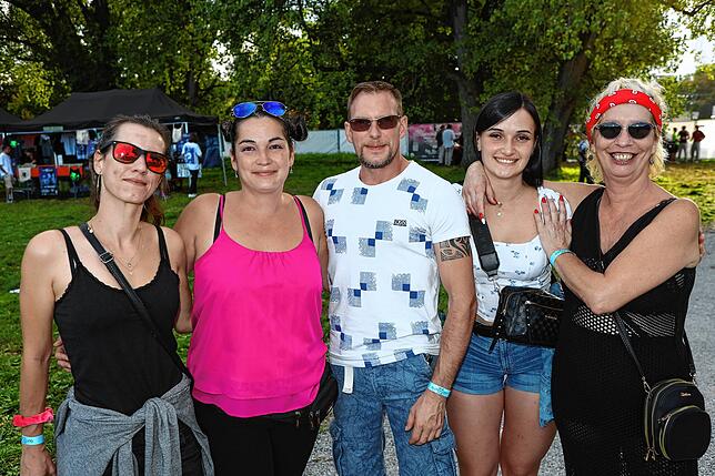 Bild 6: Auf Klein Venedig wummern die Bässe: Die besten Bilder vom Gute-Zeit-Festival