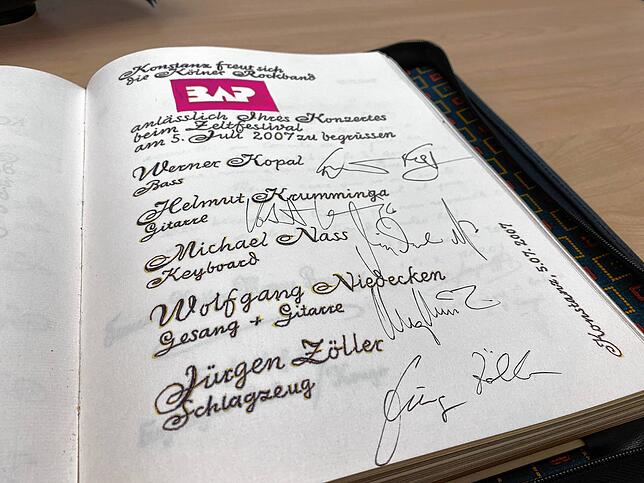 Noch vor den Toten Hosen hat es eine andere Rockband in das Goldene Buch geschafft: Die Kölschrockband BAP.