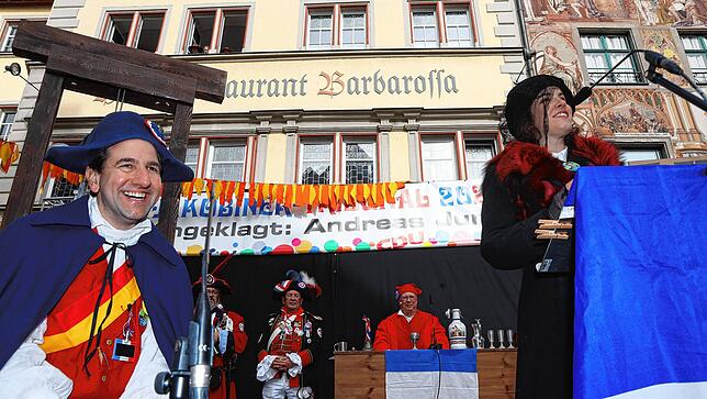 Bild 39: Schmotziger Dunschtig: Jakobiner zerren CDU-Mann Andreas Jung vor ihr Tribunal