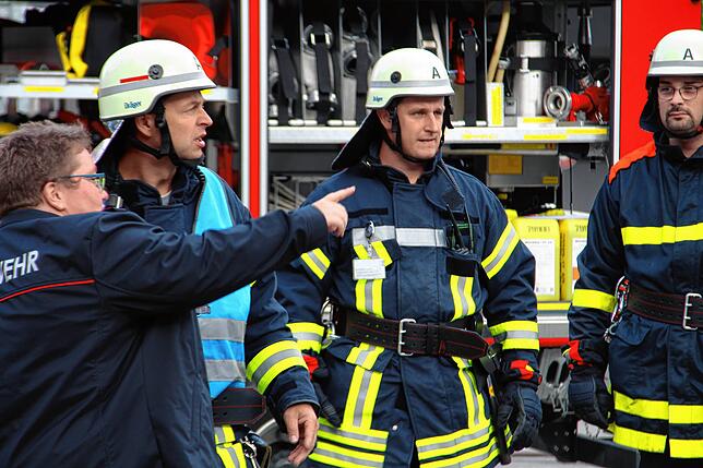 Bild 2: Gemeinsame Probe der Sto-Werkfeuerwehr und der Freiwilligen Feuerwehren