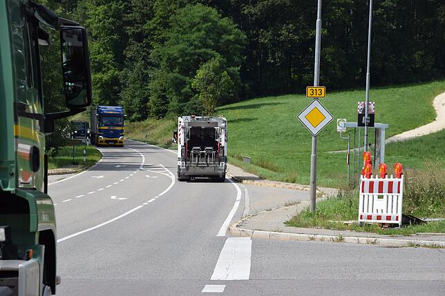 Die B313 wird ab der Kreuzung Mühlweiler in Richtung Hoppetenzell für Sanierungsarbeiten für drei Tage gesperrt. Auf rund 200 Metern ...