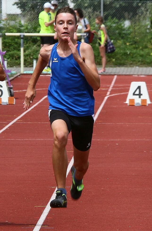 Sprint-Bronze: Luan Kummle (M14) vom TV Wehr sprintet nicht nur im Freien flott. Bei den Badischen Hallenmeisterschaften in Mannheim ...
