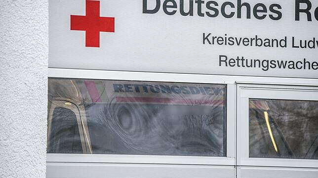 Eine Rettungssanitäterin soll versucht haben, ihre drei Kollegen zu vergiften. (Archivbild)