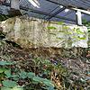 Durch Bodenerosion im Steilhang der Treppe, liegen die Fundamente inzwischen frei und gefährden die Standsicherheit der Treppe.