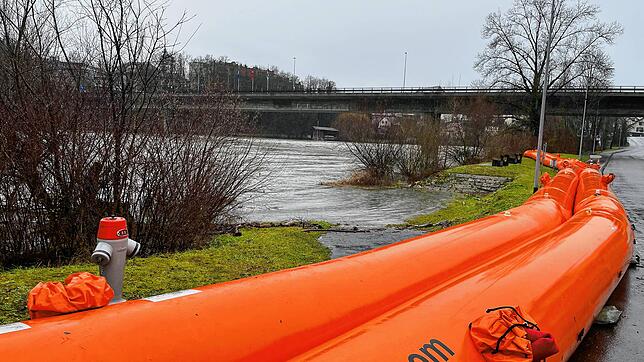 Der tiefste und somit gefährdetste Teil der Ländistrasse in Brugg wird mit Beaver-Elementen abgesichert.