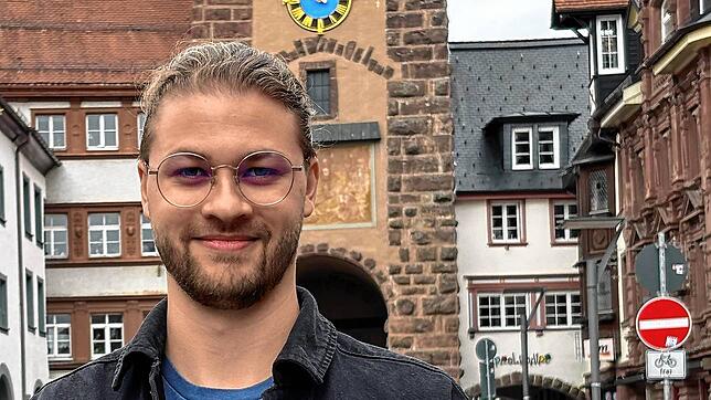 Sagt Bakterien den Kampf an: Der junge Schwenninger Marian Freisleben hat eine Software entwickelt, mit der die Verwandschaft von ...