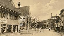 Ein Bild des Öflinger Dorfzentrums aus der Zeit um 1912/13 aus dem Album von Leo Urich.