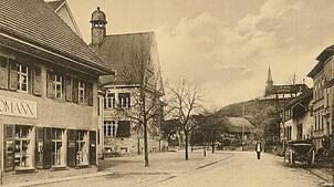 Ein Bild des Öflinger Dorfzentrums aus der Zeit um 1912/13 aus dem Album von Leo Urich.