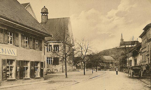 Ein Bild des Öflinger Dorfzentrums aus der Zeit um 1912/13 aus dem Album von Leo Urich.