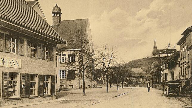 Ein Bild des Öflinger Dorfzentrums aus der Zeit um 1912/13 aus dem Album von Leo Urich.