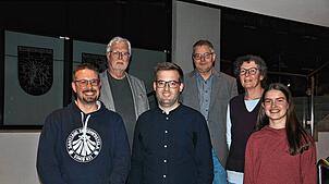 Marcus Posniak (vorne Mitte) ist neuer erster Vorsitzender der Stadtmusik Bad Säckingen. Sein Stellvertreter Tobias Biendl, Dirigent ...