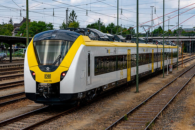 Bild 7: Umsteigefrei nach Freiburg: Neue Züge im Bahnhof Villingen
