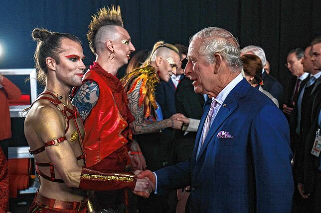 Keine Berührungsängste: Auch beim Zusammentreffen mit der Band Lord Of The Lost, Deutschlands Vertreter beim Eurovision Song Contest, ...