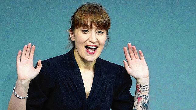 Heidi Reichinnek, 36, ist mit Jan van Aken Spitzenkandidatin der Linken für die Bundestagswahl. Sie wurde in Merseburg in Sachsen-Anhalt ...