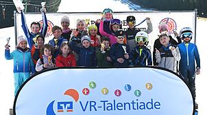 So sehen Sieger aus – bei der VR-Talentiade am liebevoll gepflegten Weißenbach-Gletscher in Schönaald ist jedes Kind Gewinner. Foto: ...