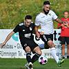 Nicht zu stoppen: Der Rheinfelder Jason Cerimi (rechts) &ndash; hier im Zweikampf mit Matthias Dold &ndash; erzielte im Landesliga-Derby ...